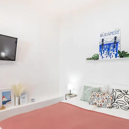 Very - Stylish - Large With Ac Apartment *